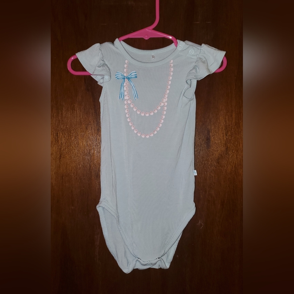 Posh Peanut Bamboo Pearl Necklace Bodysuit Sz 12-18 Months EUC